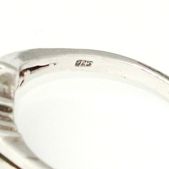 Sterling Silver Purple Cubic Zirconia Ring Size 7 Oval Stone Modernist Geometric - Picture 3 of 3